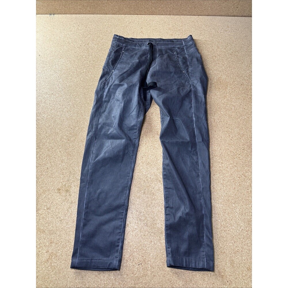 Alembika Pinstripe Iconic Stretch Tapered Jeans Womens Size 1 Carbon B3